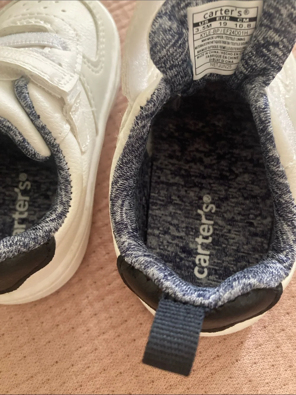 Carters sneaker 3.5